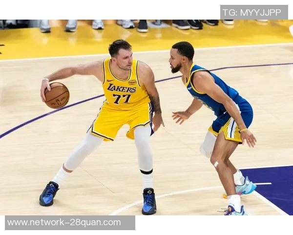 2月13日勇士对决强敌全力争胜精彩赛事回顾与分析